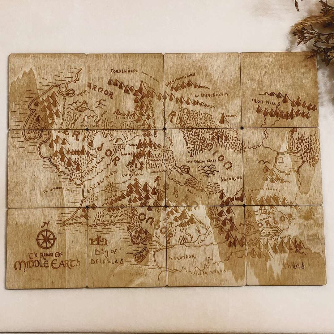 Set of 12 Middle Earth Map Wooden Coasters - Lord of The Rings - Natural Wood - Laser-Etched Design - Housewarming Gift