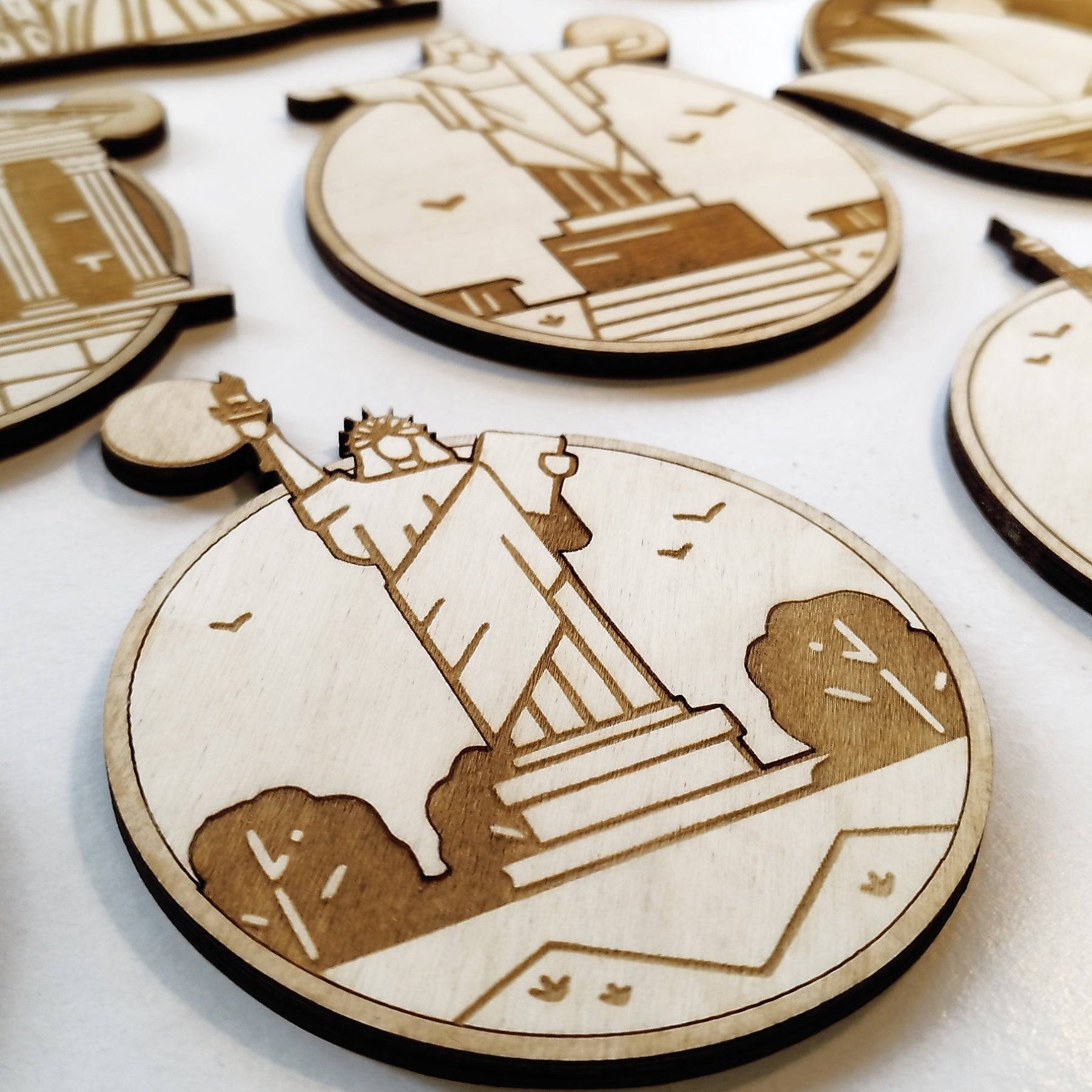 Cities and Monuments Wooden Coasters - Handmade Gift - Housewarming - Wood Kitchenware-2